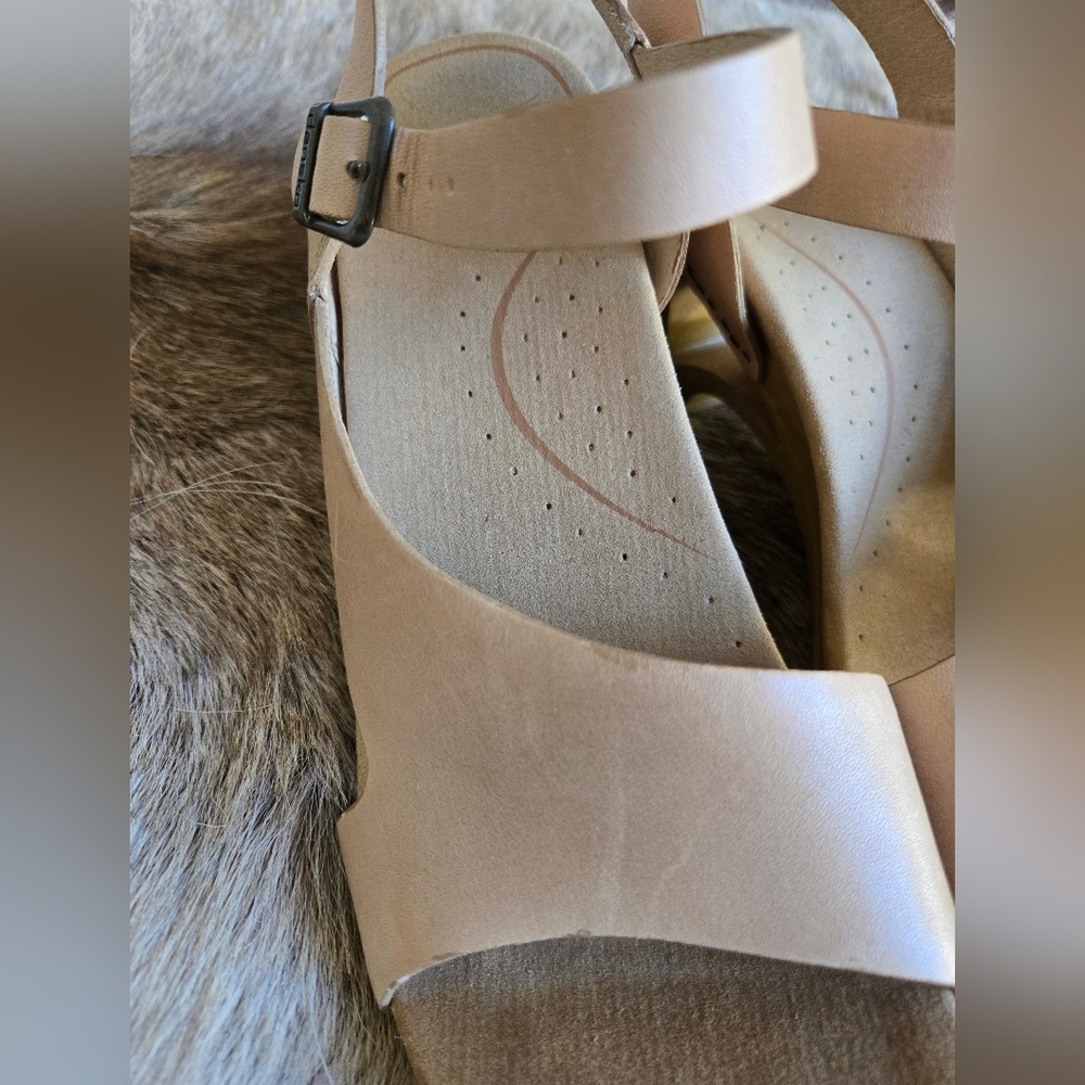 Dansko Tasha Leather Clog Sandals with Cut-Out Heels size 40 / 9 - Picture 9 of 16